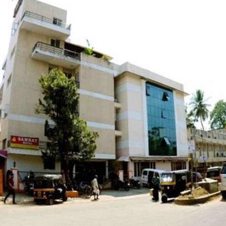 تريفِندرم Hotel The Samrat المظهر الخارجي الصورة