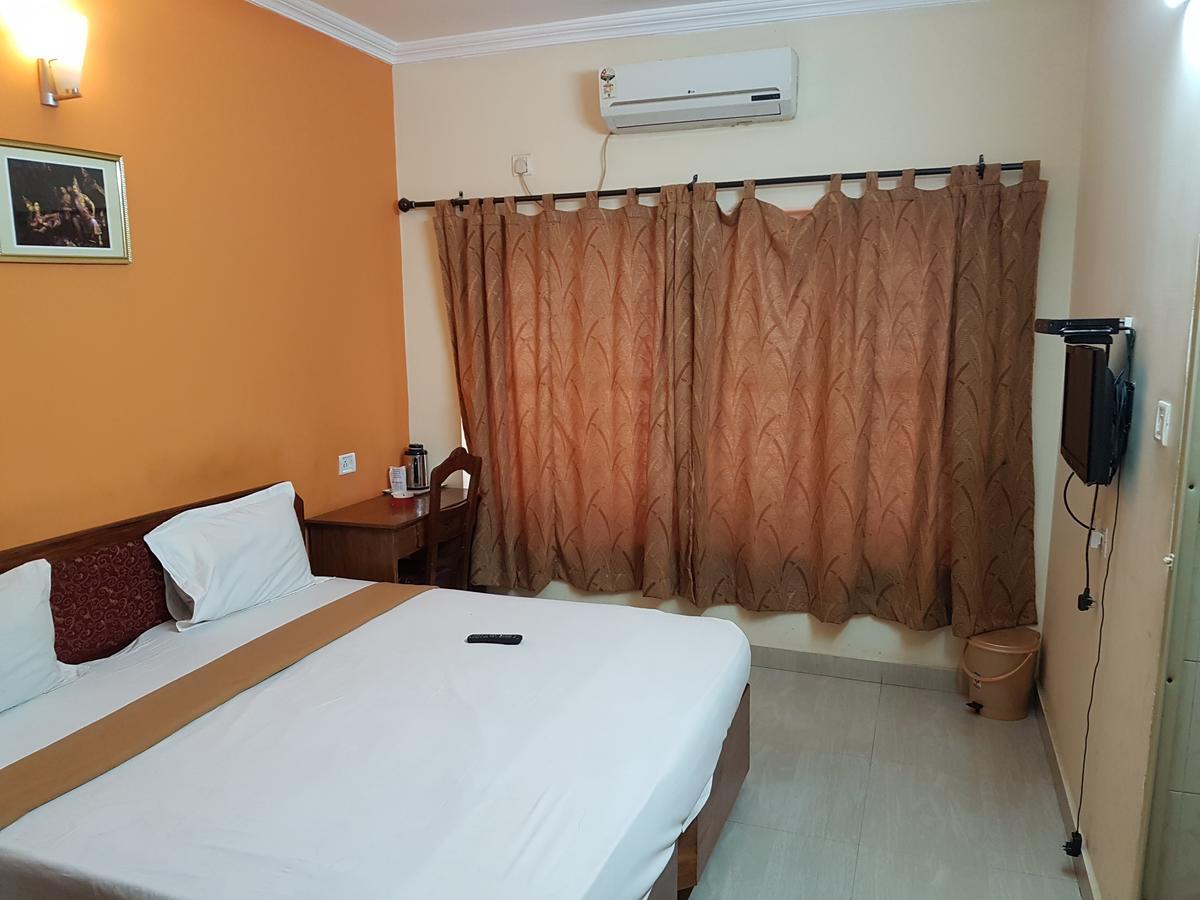 تريفِندرم Hotel The Samrat المظهر الخارجي الصورة
