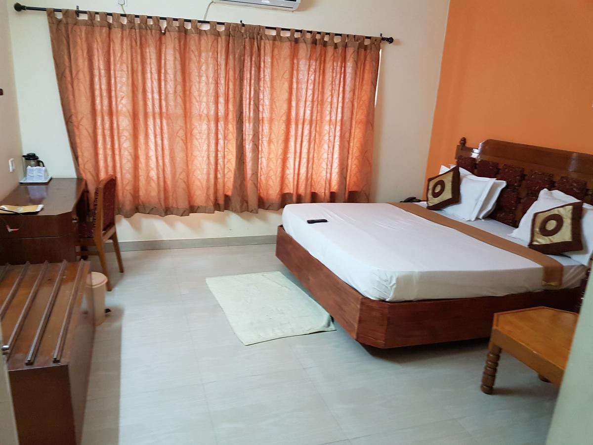تريفِندرم Hotel The Samrat المظهر الخارجي الصورة